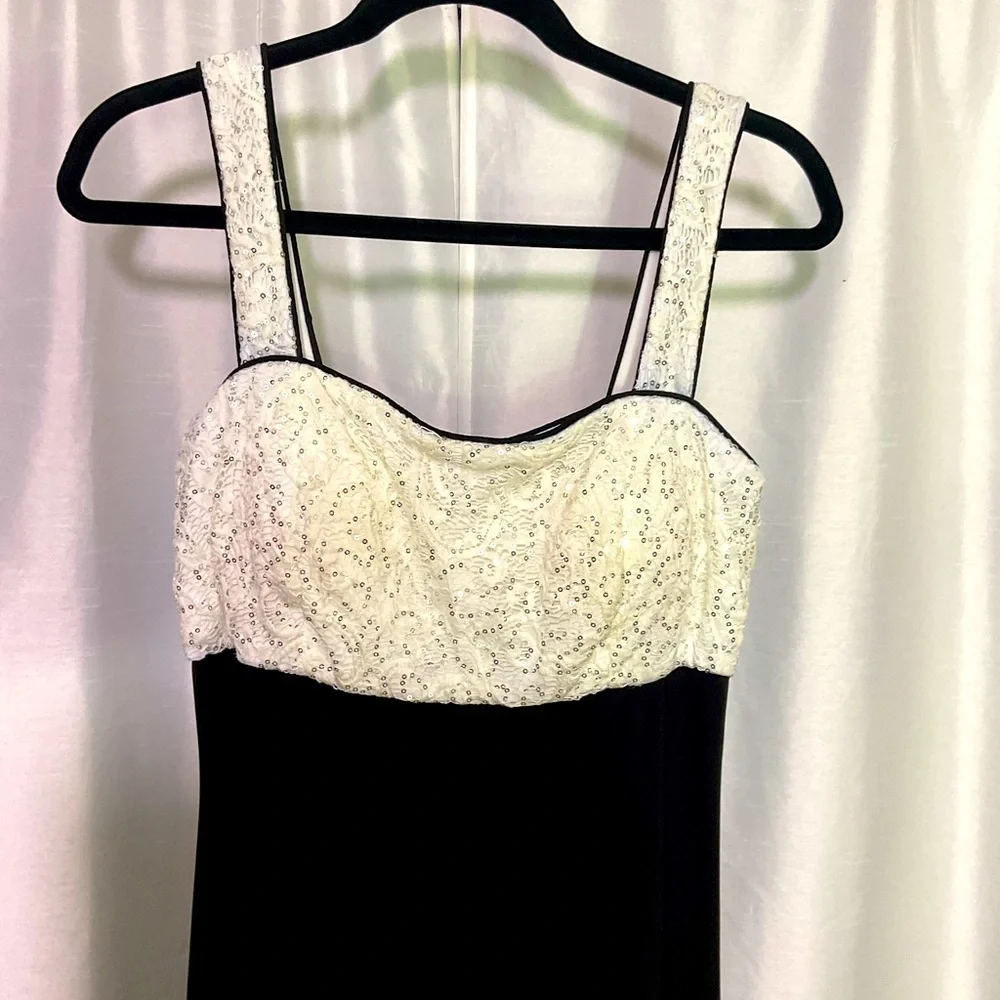 R & M Richard’s Long Formal Bolero Lace Jacket & Dress ( Pre Loved Condition )